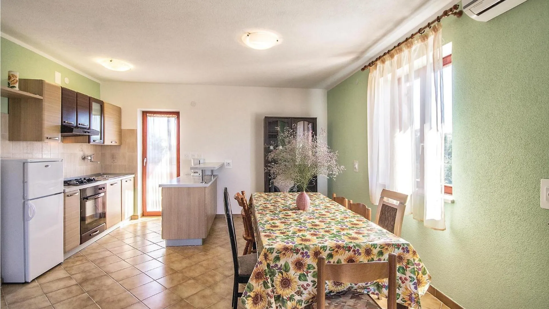 6 Bedroom Amazing Home In Bratulici Hreljići Casa vacanze