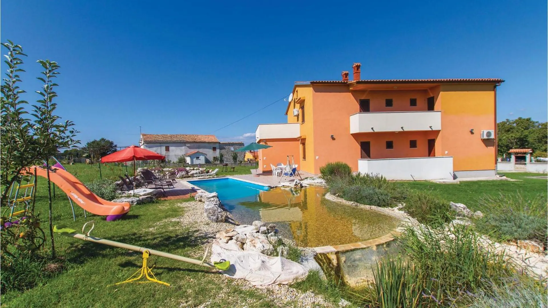 Holiday home 6 Bedroom Amazing Home In Bratulici Hreljici