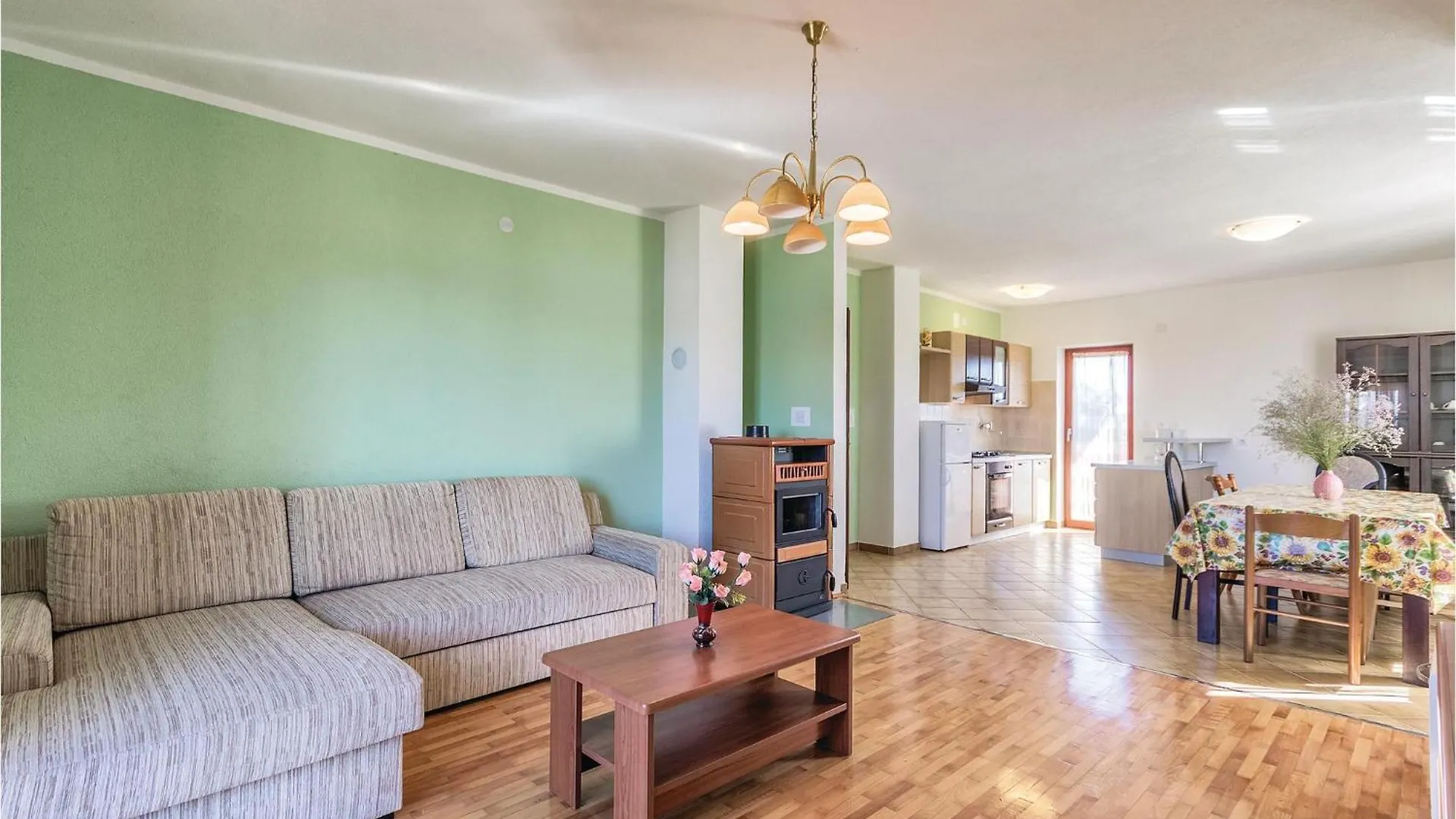 Holiday home 6 Bedroom Amazing Home In Bratulici Hreljici