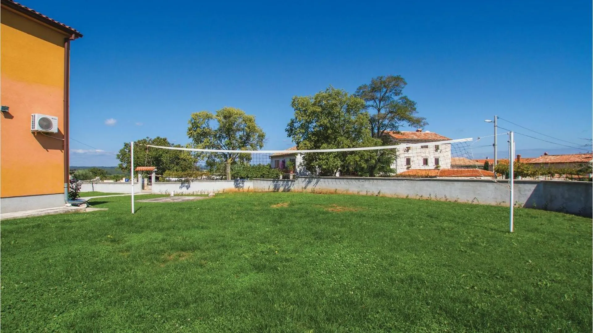6 Bedroom Amazing Home In Bratulici Hreljici