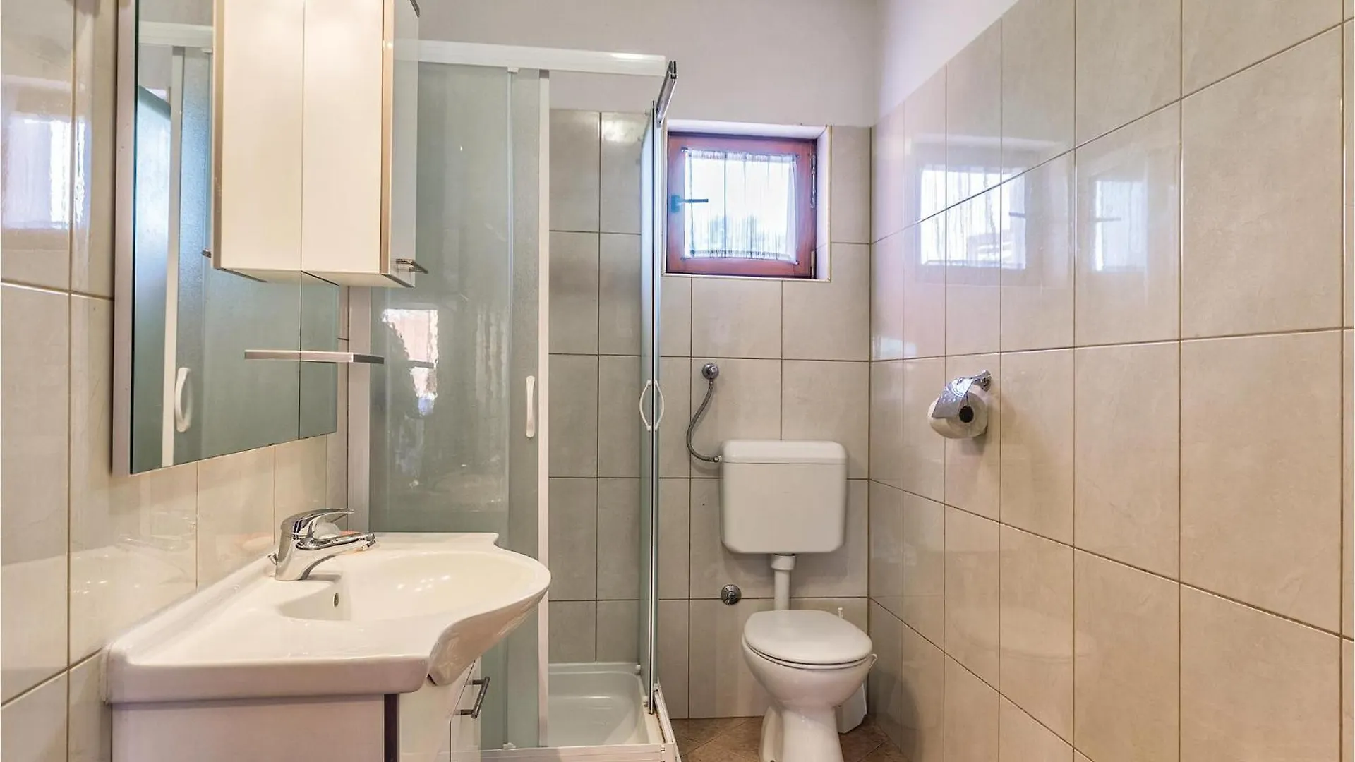 Holiday home 6 Bedroom Amazing Home In Bratulici Hreljici Croatia
