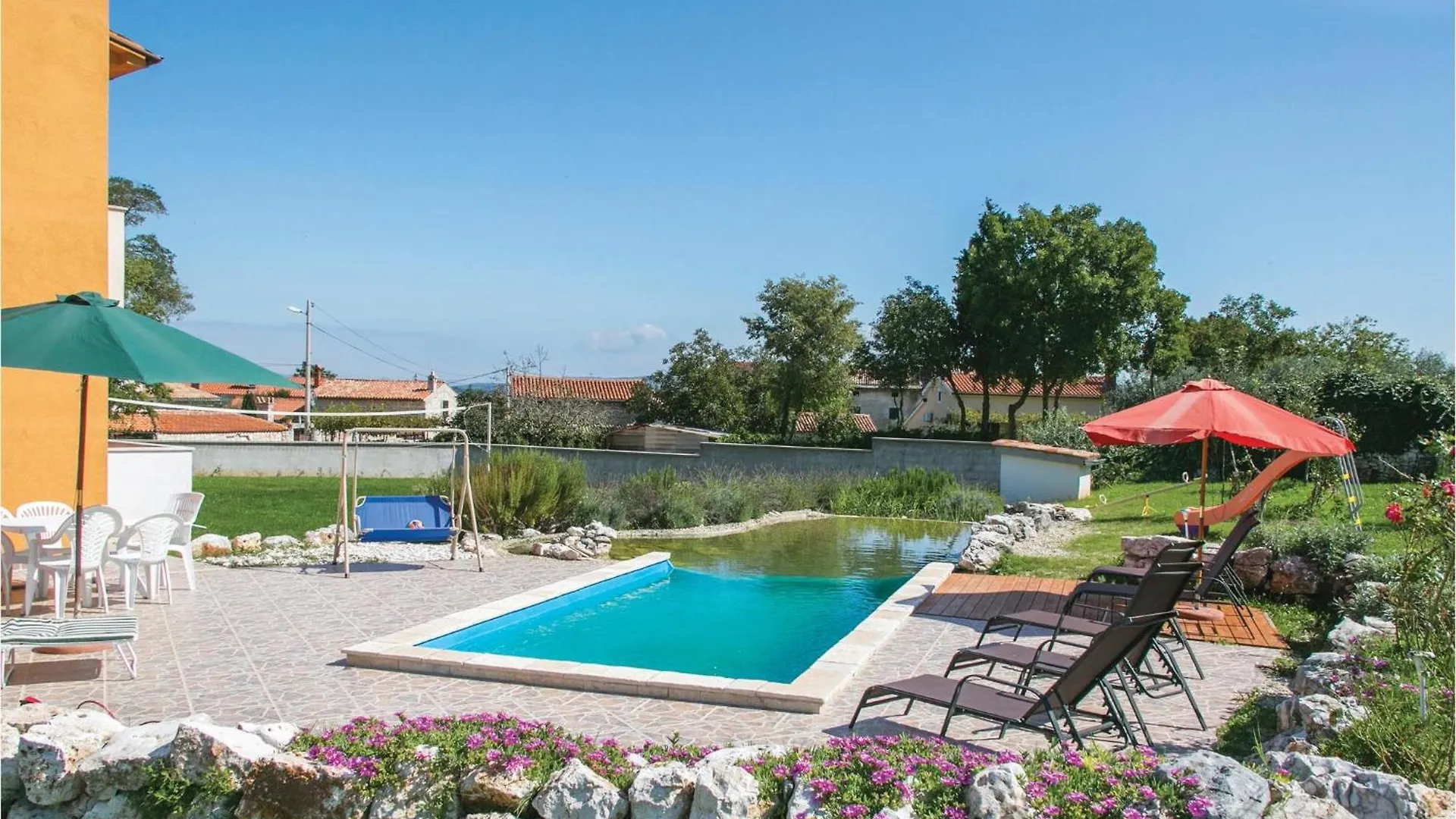 Holiday home 6 Bedroom Amazing Home In Bratulici Hreljici